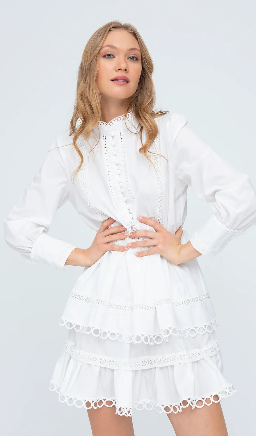 Kleid mit Gürtel