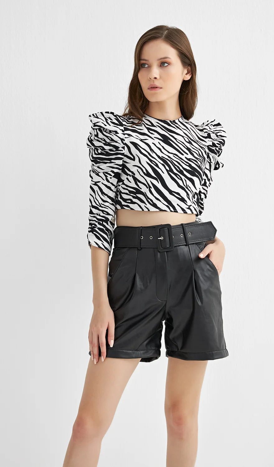 Short Kunstleder