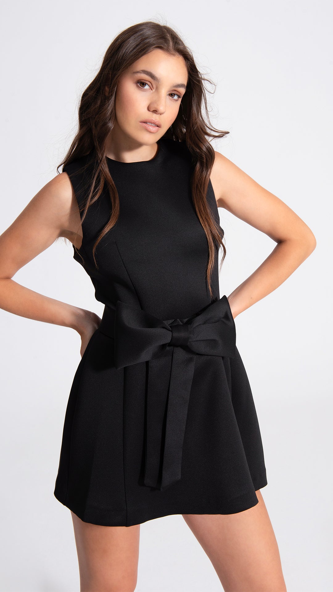 Kleid mit Schleifengürtel Schwarz