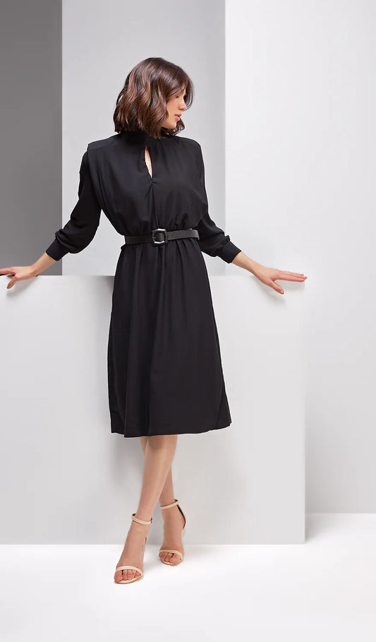 Kleid mit Gürtel